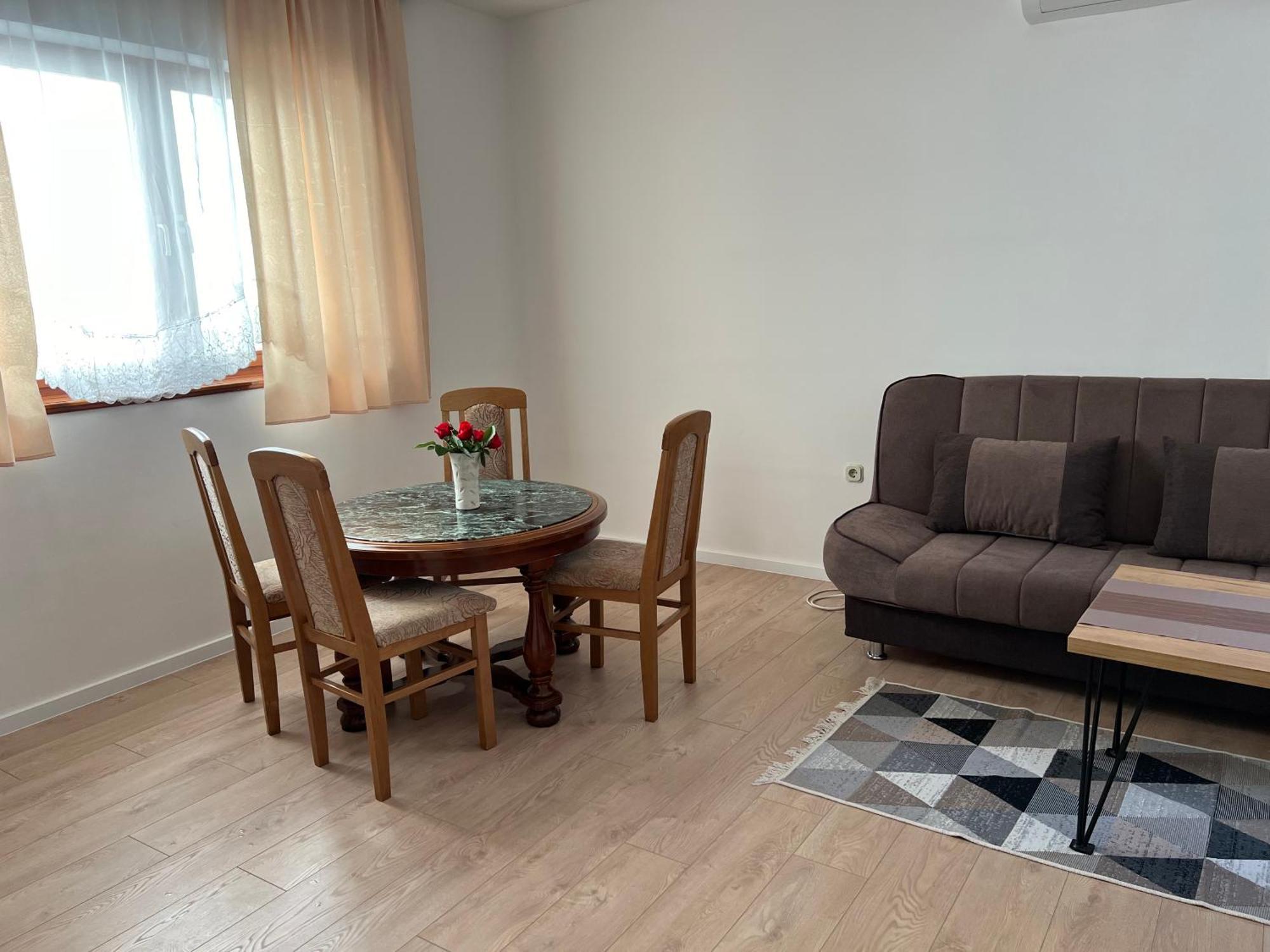 Cheap House Near The Center Of The City Мостар Экстерьер фото